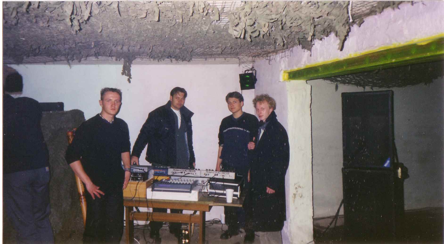 Early Electronic Scene & Live Performances